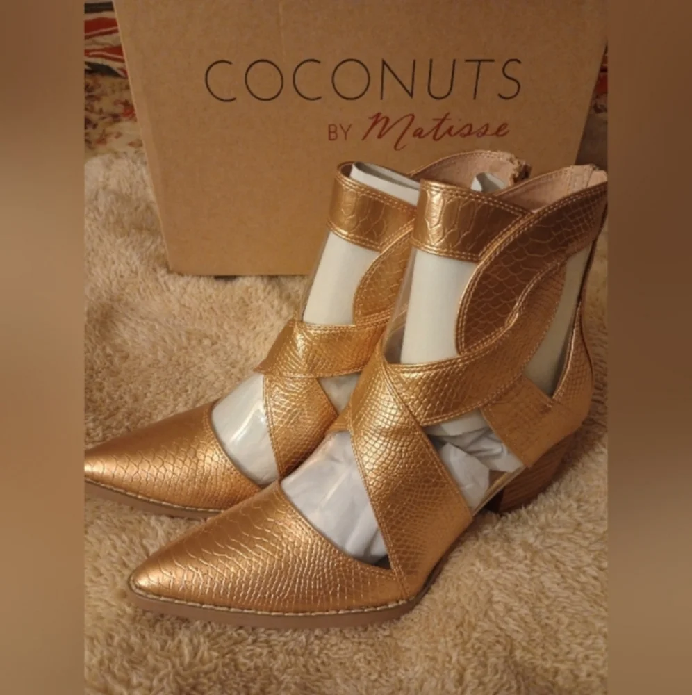 NWT Boho Golden Bronze Snake Formal Boots